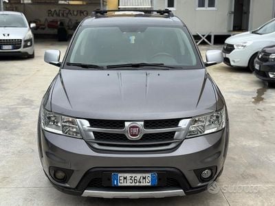 Usata Fiat Freemont 170 CV (125 kW) 2012 Marrone SUV