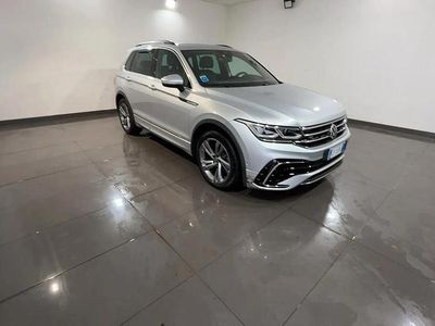 Usata VW Tiguan R-line 150 CV (110 kW) 2021 Argento SUV