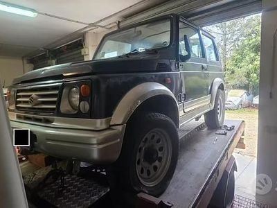 Usata Suzuki Samurai