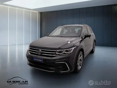 Usata VW Tiguan R-line 150 CV (110 kW) 2023 Grigio SUV