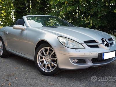 Usata Mercedes SLK280 231 CV (169 kW) 2005 Grigio Cabrio