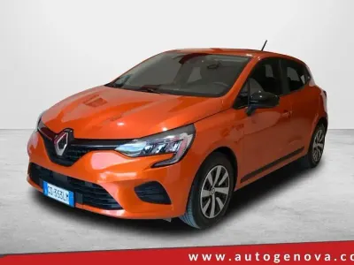 Usata Renault Clio V Equilibre 67 CV (49 kW) 2023 Arancione Berlina