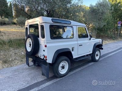 Usado Land Rover Defender 113 HP (83 kW) 1992 Branco SUV