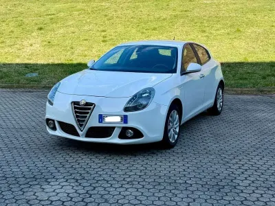 Usata Alfa Romeo Giulietta Distinctive 120 CV (88 kW) 2016 Utilitaria