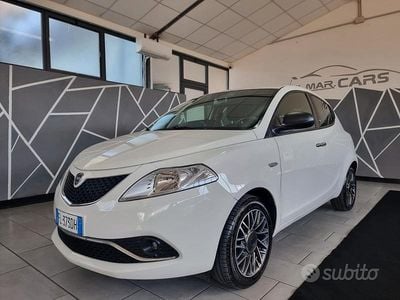 Usata Lancia Ypsilon Platinum 69 CV (50 kW) 2017 Bianco Utilitaria