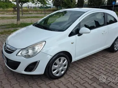 Usata Opel Corsa 75 CV (55 kW) 2013 Bianco Utilitaria