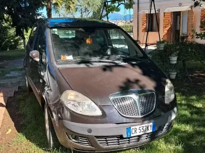 Usata Lancia Musa 101 CV (74 kW) 2004 Monovolume