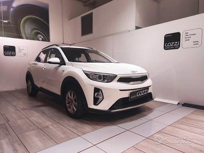 Usata Kia Stonic Urban 84 CV (61 kW) 2022 Bianco SUV