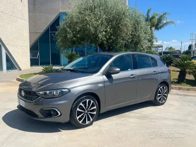Usata Fiat Tipo Lounge 95 CV (69 kW) 2017 Grigio Berlina
