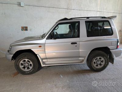 Usata Mitsubishi Pajero 125 CV (91 kW) 2000 Grigio SUV