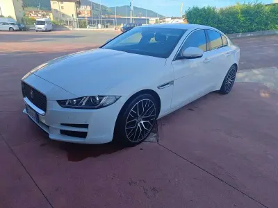 Usata Jaguar XE 200 CV (147 kW) 2019 Bianco Berlina