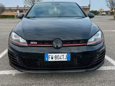 Usata VW Golf VII GTI 230 CV (169 kW) 2015 Nero Utilitaria