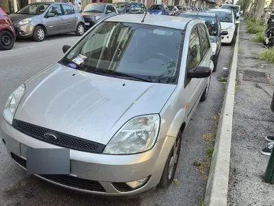 Gebraucht Ford Fiesta 68 PS (50 kW) 2004 Grau Kleinwagen