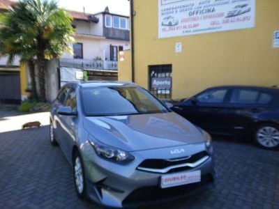 Usata Kia Ceed 136 CV (100 kW) 2022 Grigio Utilitaria