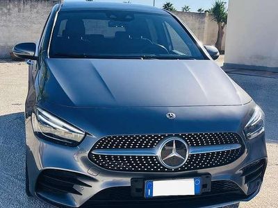Usata Mercedes B200 Premium 150 CV (110 kW) 2019 Grigio Monovolume