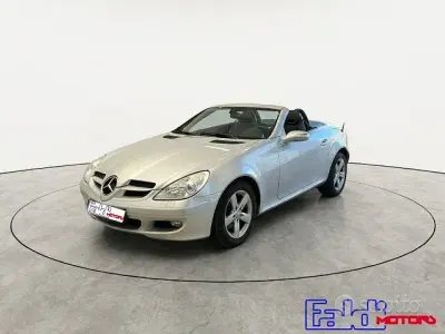 Usata Mercedes SLK200 163 CV (119 kW) 2005 Grigio Cabrio
