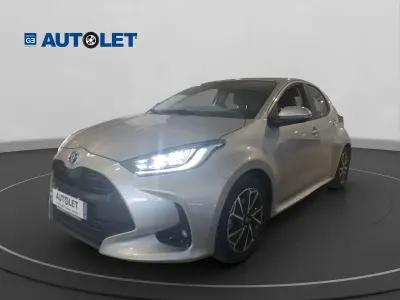 Usata Toyota Yaris Hybrid Trend 92 CV (67 kW) 2022 Silver met Berlina