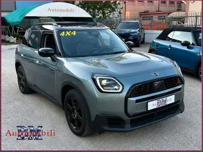 Usata Mini Countryman 203 CV (149 kW) 2024 Verde SUV
