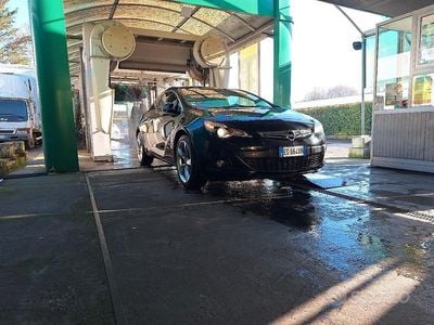 Usata Opel Astra GTC Cosmo 140 CV (102 kW) 2013 Nero Berlina