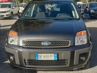 Usata Ford Fusion 68 CV (50 kW) 2006 Grigio Utilitaria