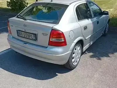 Usata Opel Astra 90 CV (66 kW) 2000 Grigio Berlina
