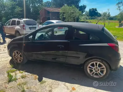 Usata Opel Corsa 90 CV (66 kW) 2007 Nero Utilitaria