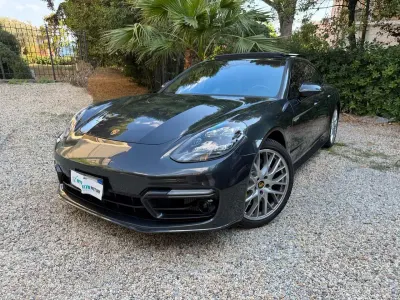 Usata Porsche Panamera 4 E-Hybrid Platinum Edition 330 CV (242 kW) 2022 Grigio vulcano metallizzato Utilitaria