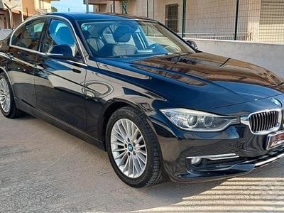 Blu Usata 2012 BMW 318 Luxury Line Berlina | 6500 € (Buon prezzo)