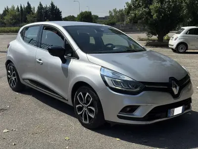 Usata Renault Clio IV Intens 90 CV (66 kW) 2019 Argento Berlina