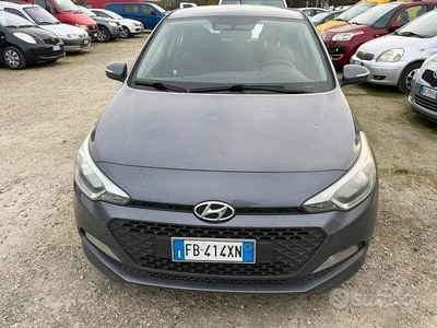 Usata Hyundai i20 Classic 74 CV (54 kW) 2015 Blu Berlina