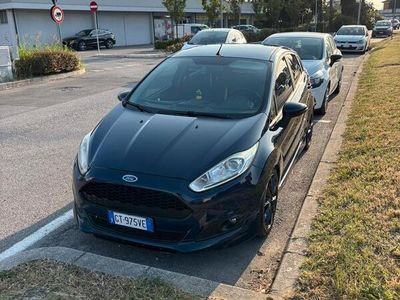 Usata Ford Fiesta Business Edition 75 CV (55 kW) 2015 Blu Utilitaria