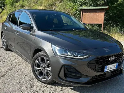 Usata Ford Focus ST-Line 125 CV (91 kW) 2023 Grigio Berlina