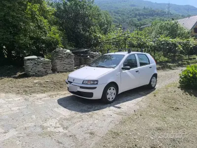 Usata Fiat Punto 60 CV (44 kW) 2003 Bianco Utilitaria