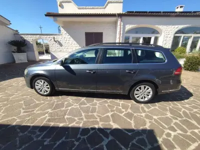 Usata VW Passat Comfortline 150 CV (110 kW) 2014 Grigio Station wagon