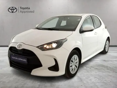 Usata Toyota Yaris Hybrid Active 92 CV (67 kW) 2025 Bianco Berlina