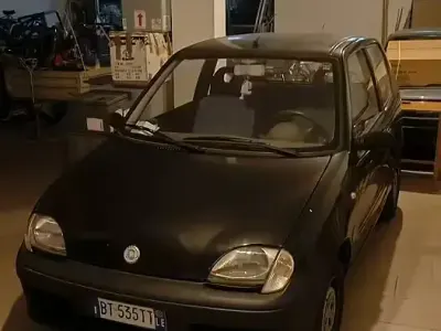 Usata Fiat 600 54 CV (39 kW) 2001 Nero Berlina