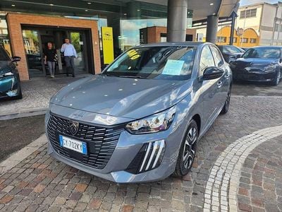 Grigio Nuova 2025 Peugeot 208 Utilitaria | 21.650 € (Buon prezzo)