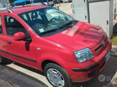 Usata Fiat Panda Dynamic 69 CV (50 kW) 2011 Rosso Utilitaria