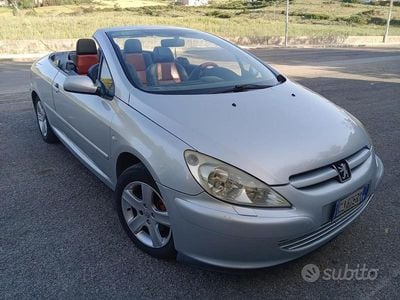 Usata Peugeot 307 CC 140 CV (102 kW) 2005 Grigio Cabrio