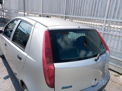 Usata Fiat Punto 80 CV (58 kW) 2002 Utilitaria
