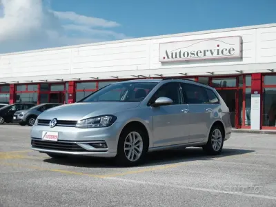 Usata VW Golf VII Business 116 CV (85 kW) 2019 Grigio Station wagon