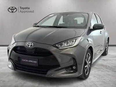 Usata Toyota Yaris Hybrid Trend 92 CV (67 kW) 2022 Grigio Berlina