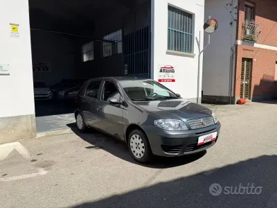 Usata Fiat Punto Active 60 CV (44 kW) 2010 Grigio Utilitaria