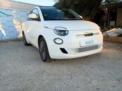 Usata Fiat 500e Icon 86 kW (118 CV) 2024 Bianco Cabrio