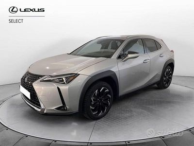 Usata Lexus UX 250h 184 CV (135 kW) 2019 Argento SUV