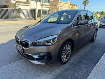 Usata BMW 218 Active Tourer Luxury Line 150 CV (110 kW) 2020 Oro Monovolume
