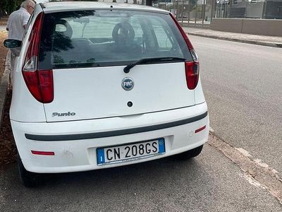 Usata Fiat Punto 80 CV (58 kW) 2004 Bianco Utilitaria