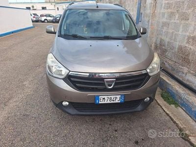 Begagnad Dacia Lodgy 107 HK (78 kW) 2012 Minibuss