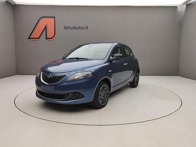Begagnad Lancia Ypsilon Gold 69 HK (50 kW) 2022 Blå Halvkombi