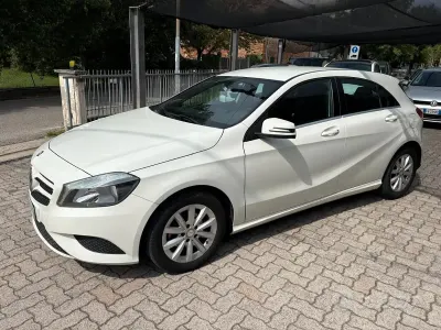 Usata Mercedes A180 109 CV (80 kW) 2015 Bianco Utilitaria